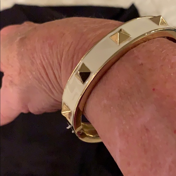 Gold&. Ivory studded bracelet - Picture 5 of 5